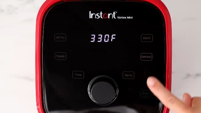 Instant Pot Vortex 2QT Mini Air Fryer,Small Air fryer that Crisps,Reheats,Bakes,Roasts for Quick Easy Meals, Includes over 100 In-App Recipes,is Dishwasher-Safe, from the Makers of Instant Pot, Black