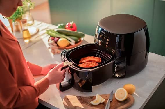 Philips Premium Smart Sensing Digital Airfryer XXL with Fat Removal Technology | 3lb/7qt | Black | HD9867/16 (Renewed)