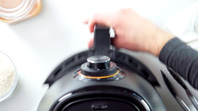 CHEFMAN Small Air Fryer Healthy Cooking, 3.6 Qt, Nonstick, User Friendly and Dual Control Temperature, w/ 60 Minute Timer & Auto Shutoff, Dishwasher Safe Basket, Matte Black, Cookbook Included