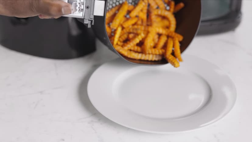 Amazon Basics 3.2 Quart 6-In-1 Air Fryer (Fry, Crisp, Roast, Bake, Reheat, Dehydrate), Non-Stick, with Timer, Auto Shut-Off, Digital Touch Screen, Up to 400°F , 1400W, Black/Silver